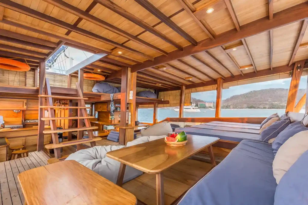 Teman Liveaboard - Luxury Phinisi Komodo Charter 2026